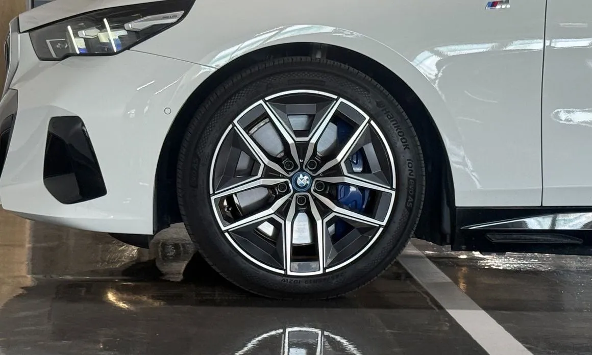 BMW i5 2025 из KR, фото 5