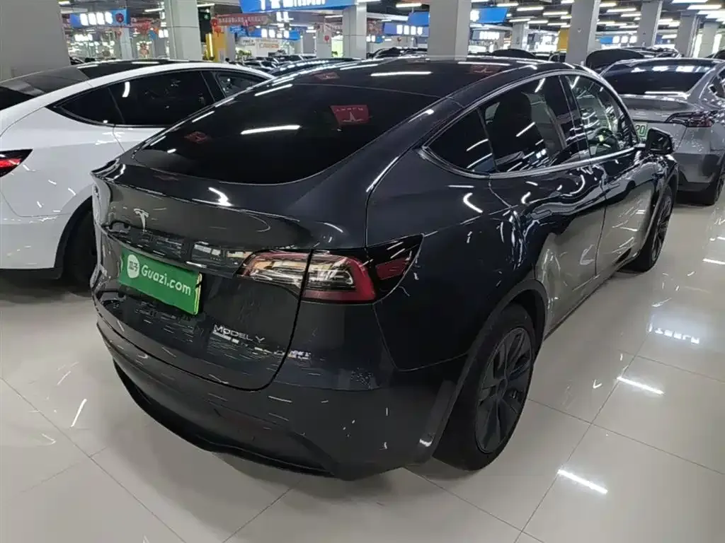 Tesla Model Y — фото 7