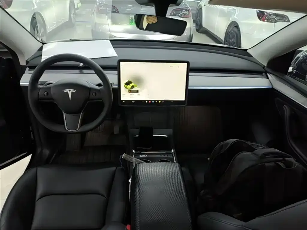 Tesla Model Y — фото 2