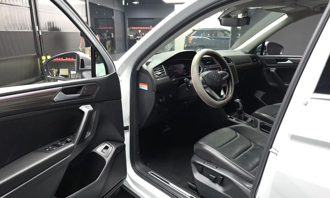 Volkswagen Tiguan 2023 из KR, фото 8