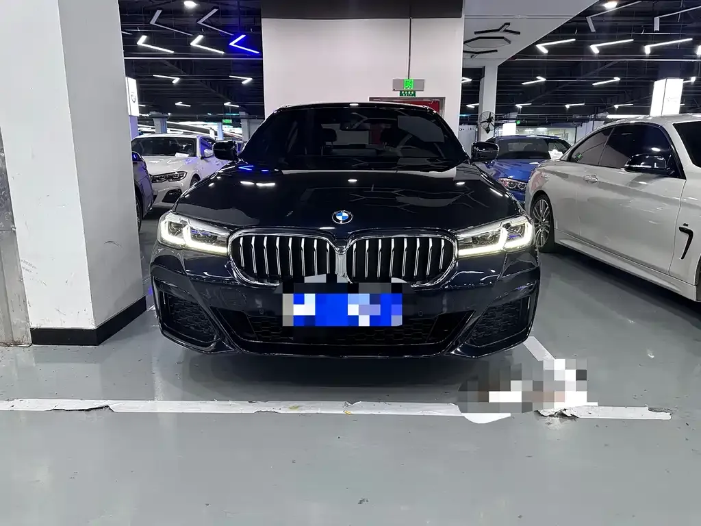 BMW 5 Series — фото 10