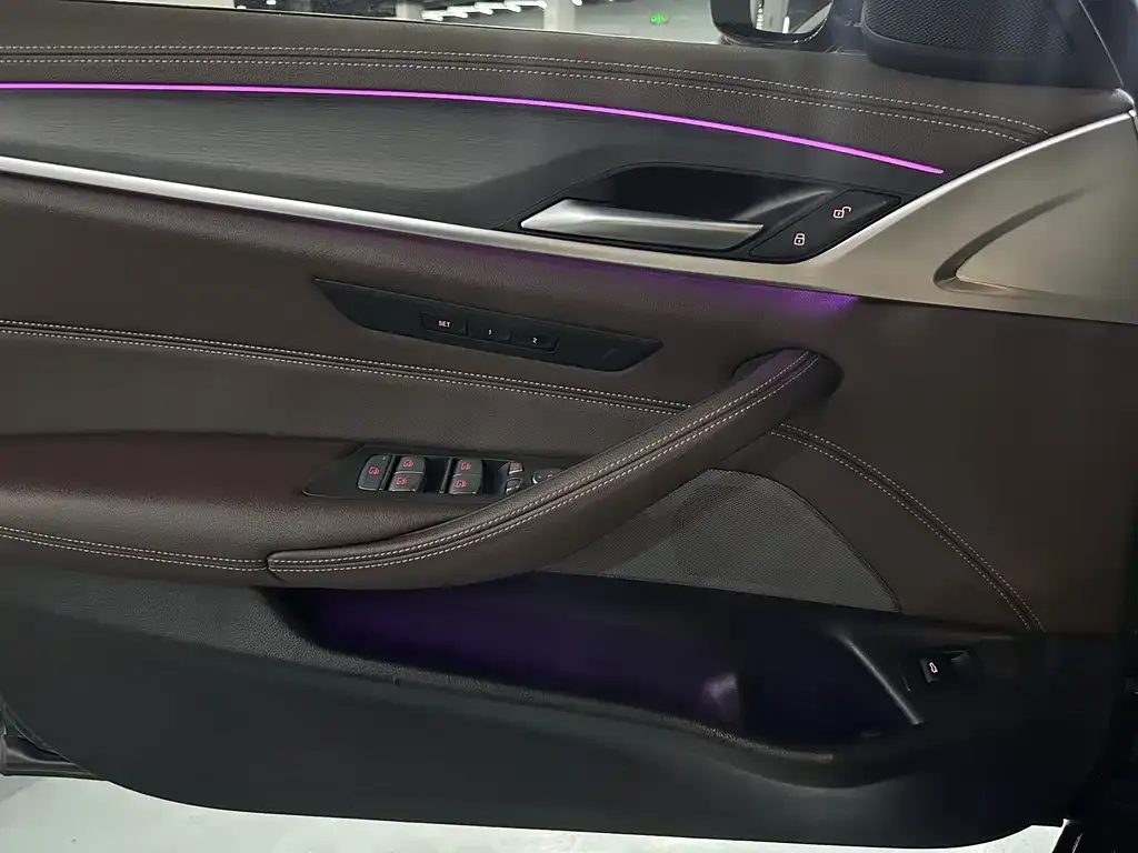 BMW 5 Series — фото 5