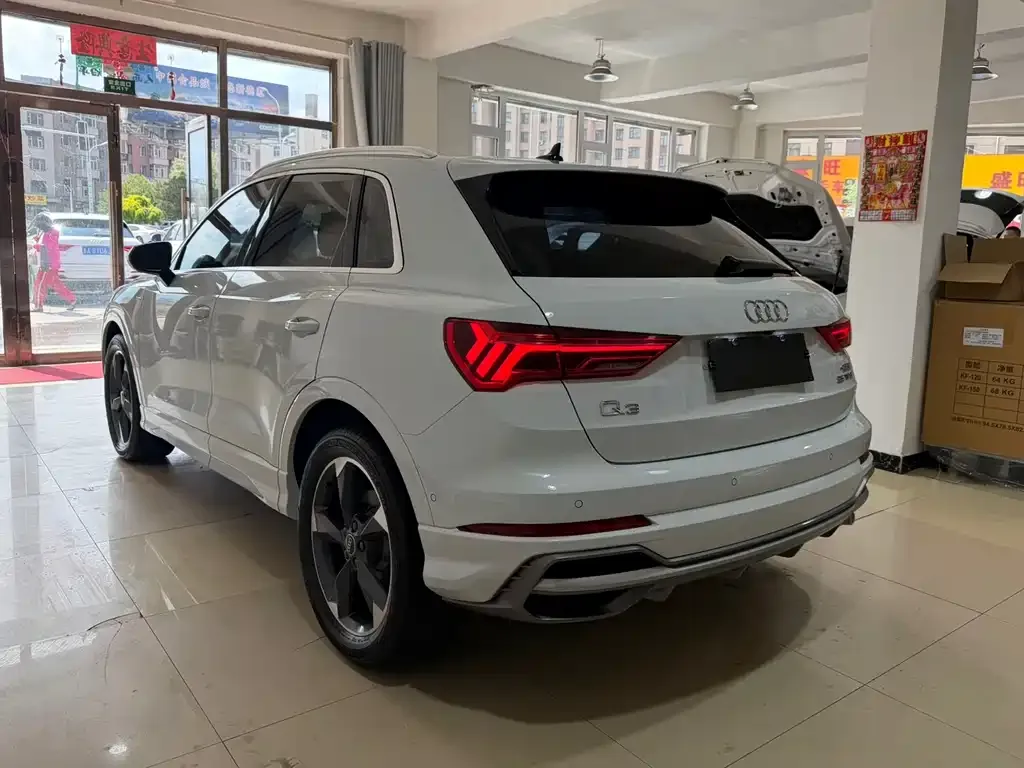 Audi Q3 — фото 10