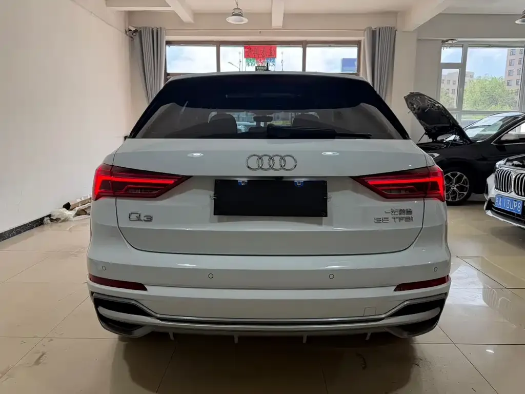 Audi Q3 — фото 3