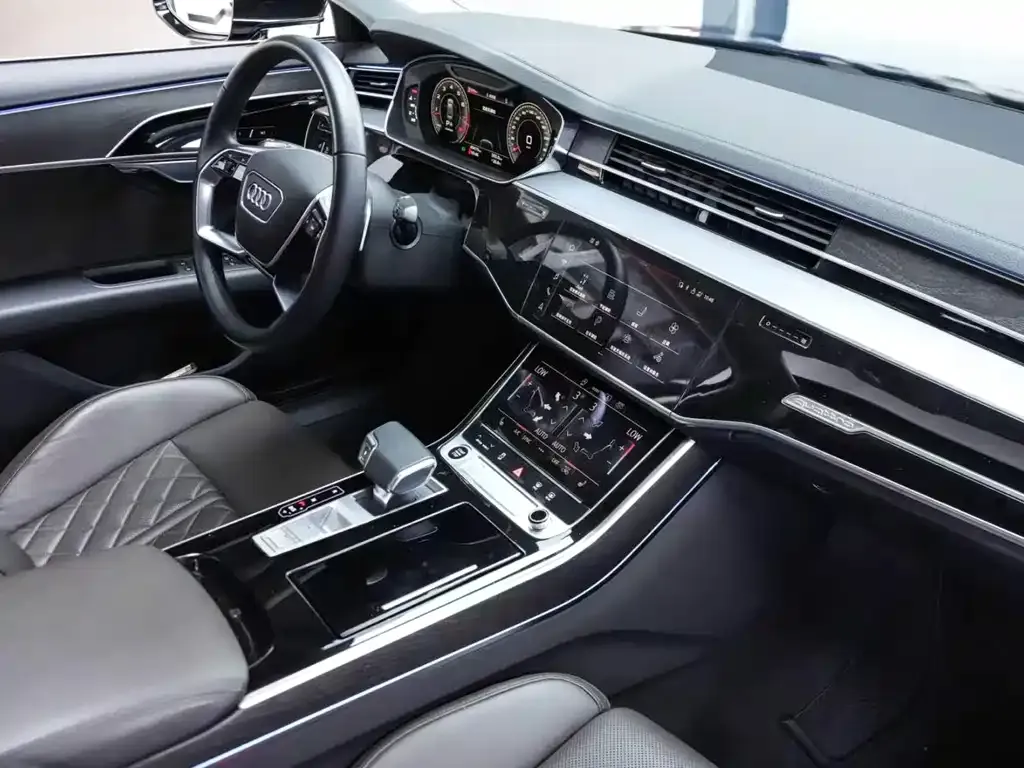 Audi A8 — фото 7