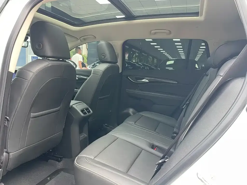 Buick Envision Plus — фото 2