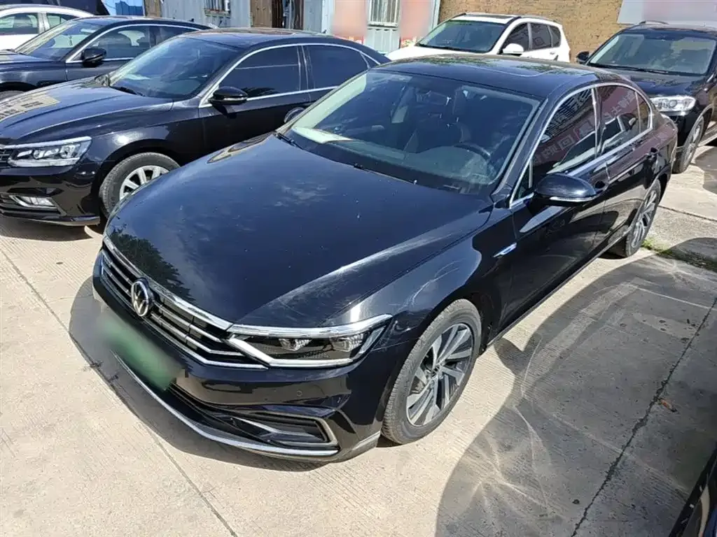 Volkswagen 迈腾插电混动 — фото 1