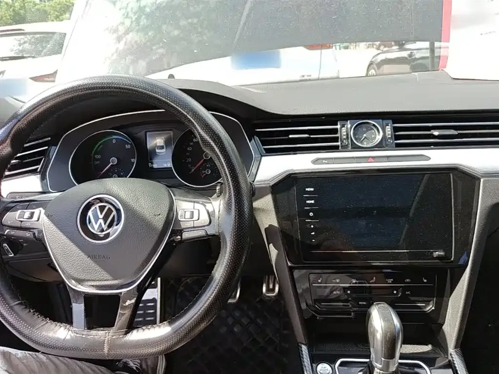 Volkswagen 迈腾插电混动 — фото 4