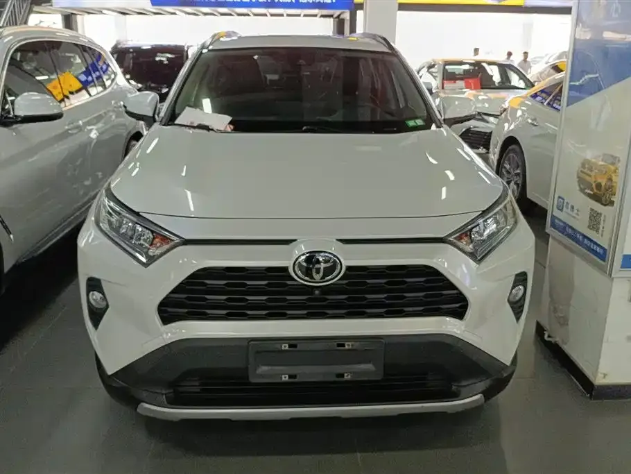 Toyota RAV4 — фото 3