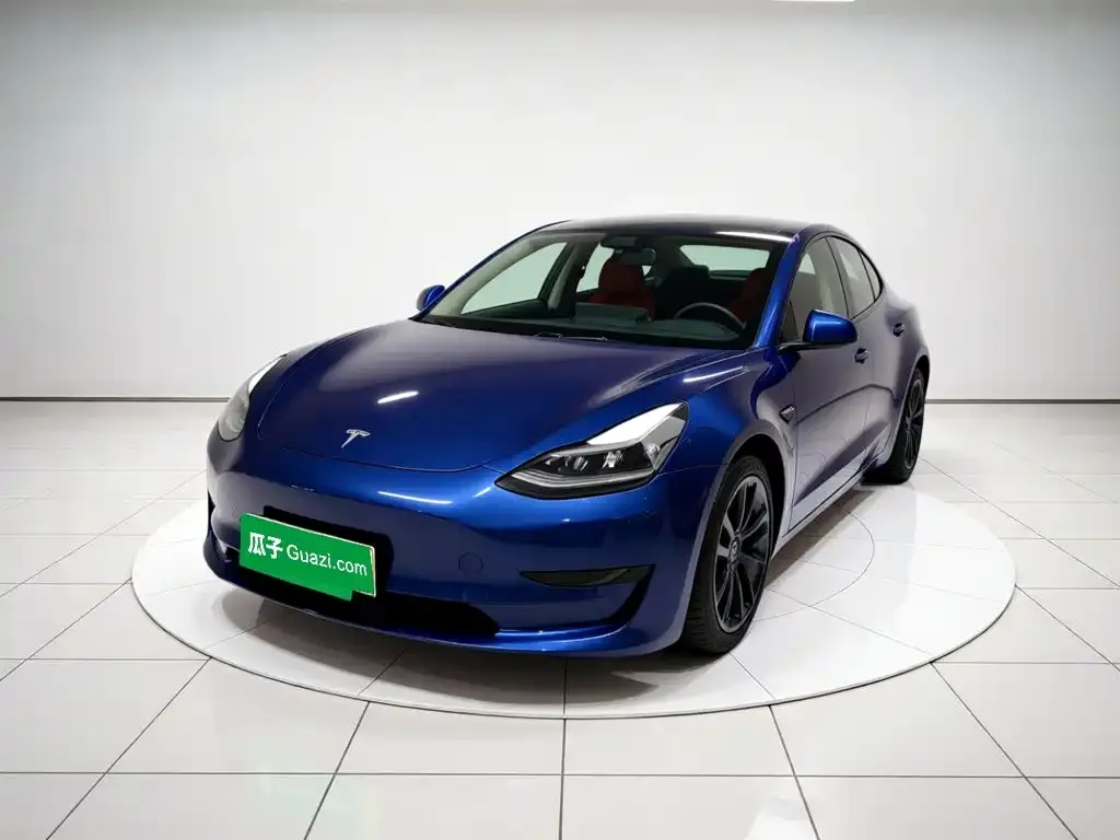 Tesla Model 3 — фото 1