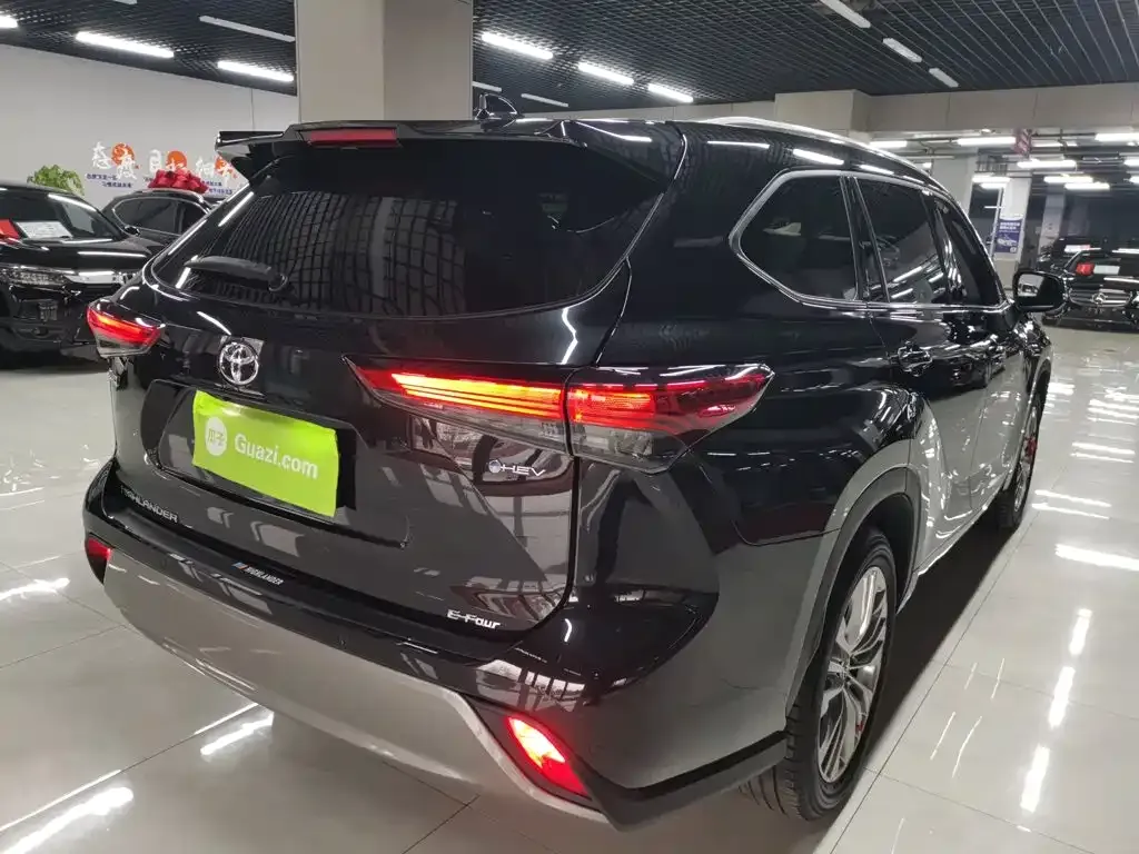 Toyota Highlander — фото 10