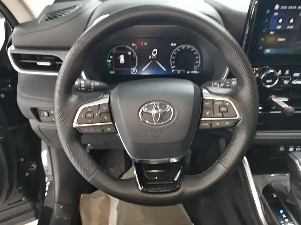 Toyota Highlander — фото 7