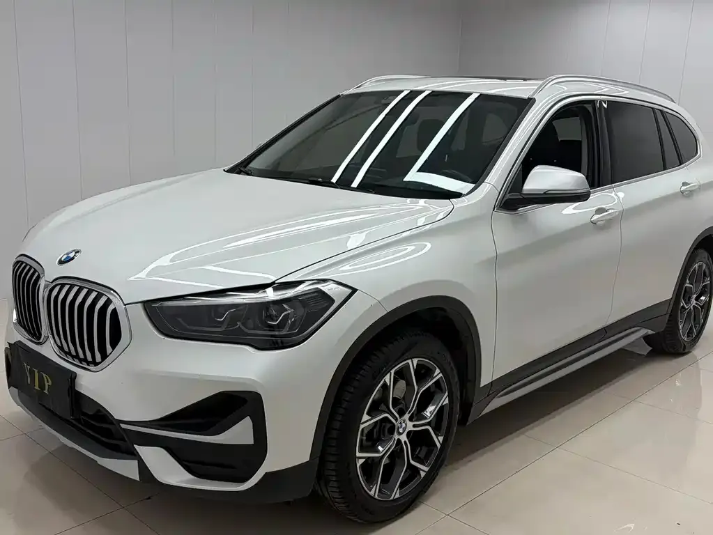 BMW X1 — фото 1