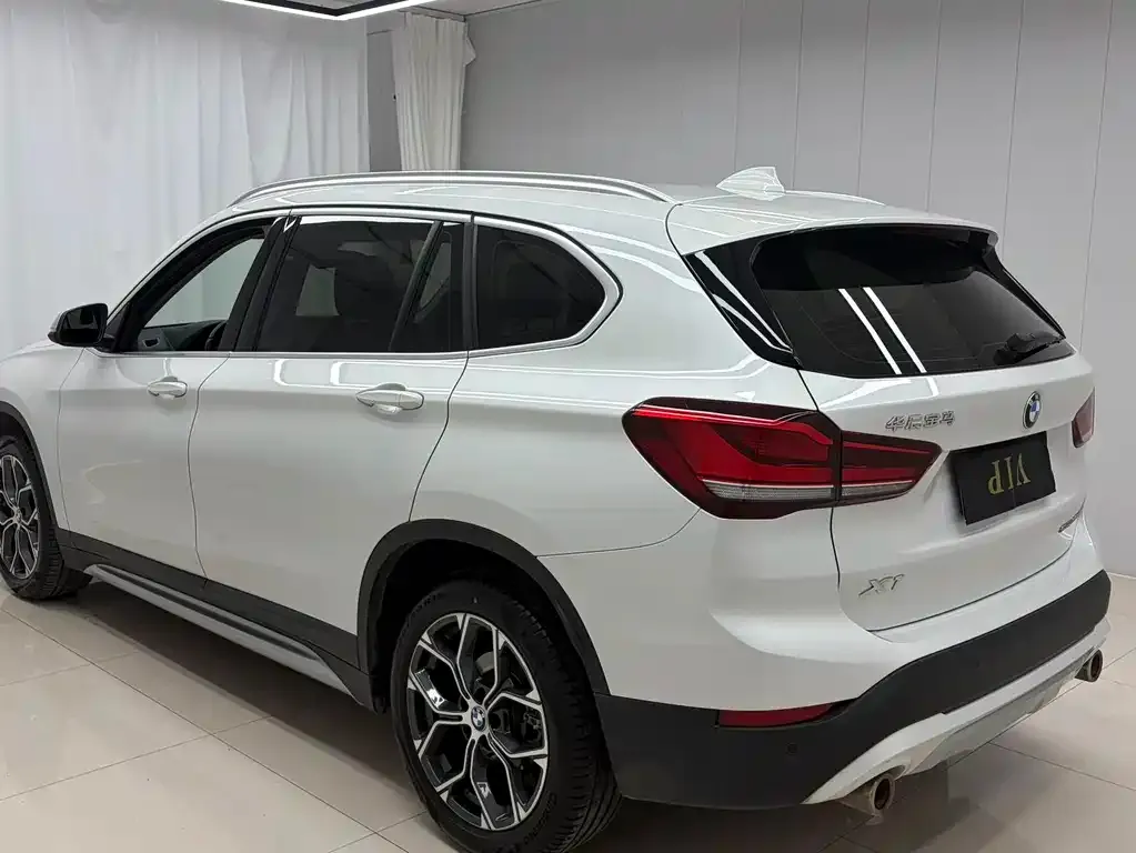 BMW X1 — фото 9
