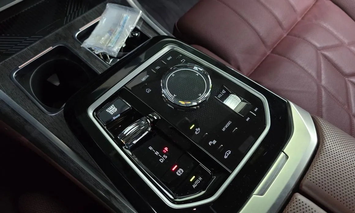 BMW 7-Series 2024 из KR, фото 8