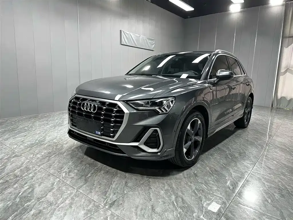 Audi Q3 — фото 1