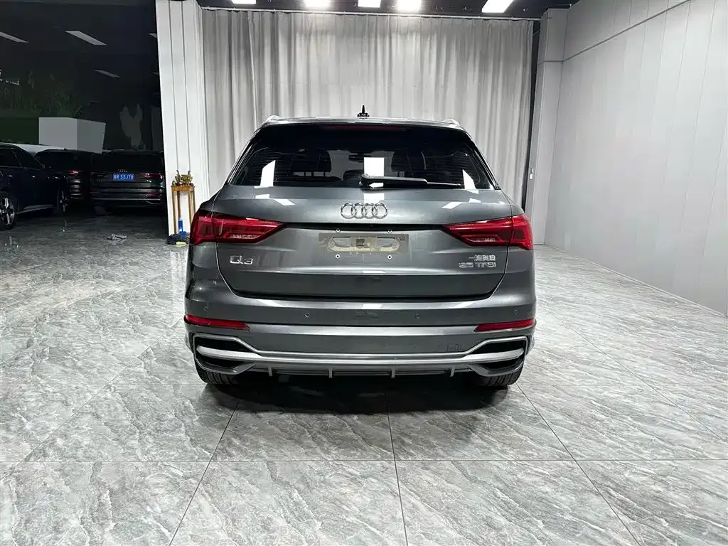Audi Q3 — фото 10