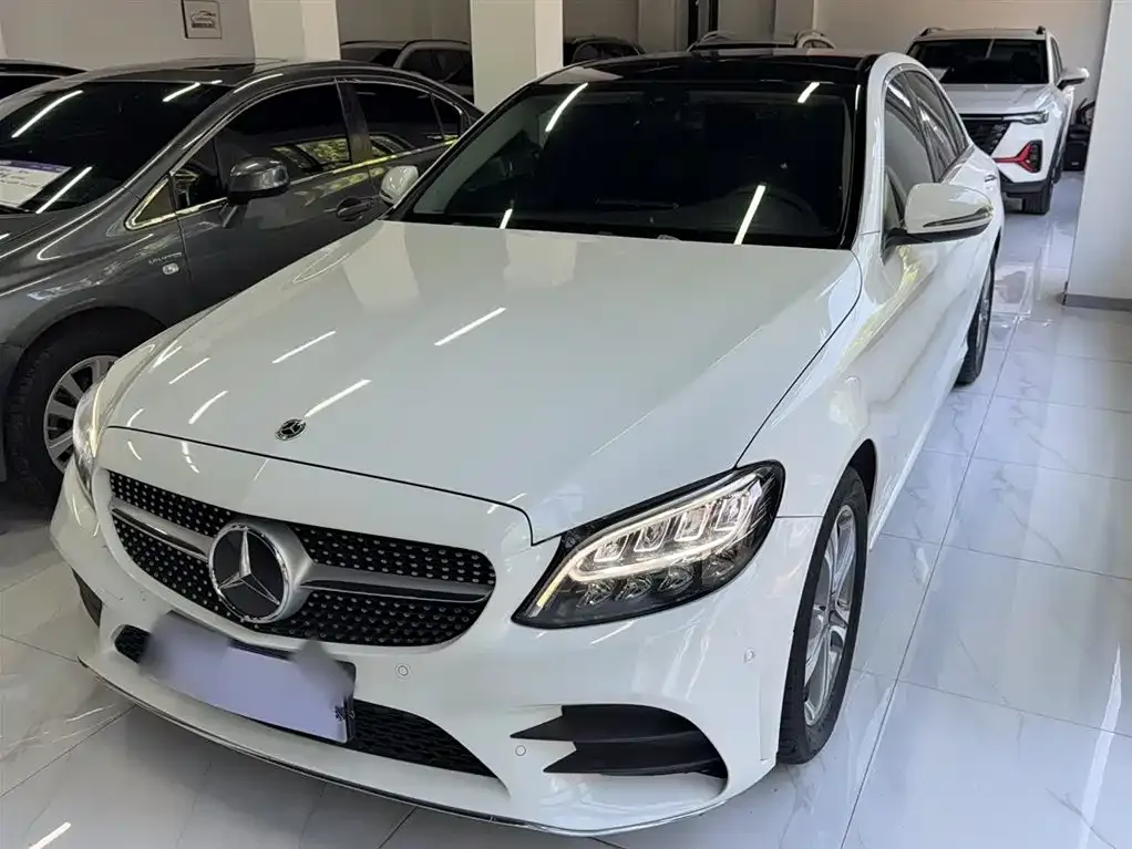Mercedes-Benz C-Class — фото 1
