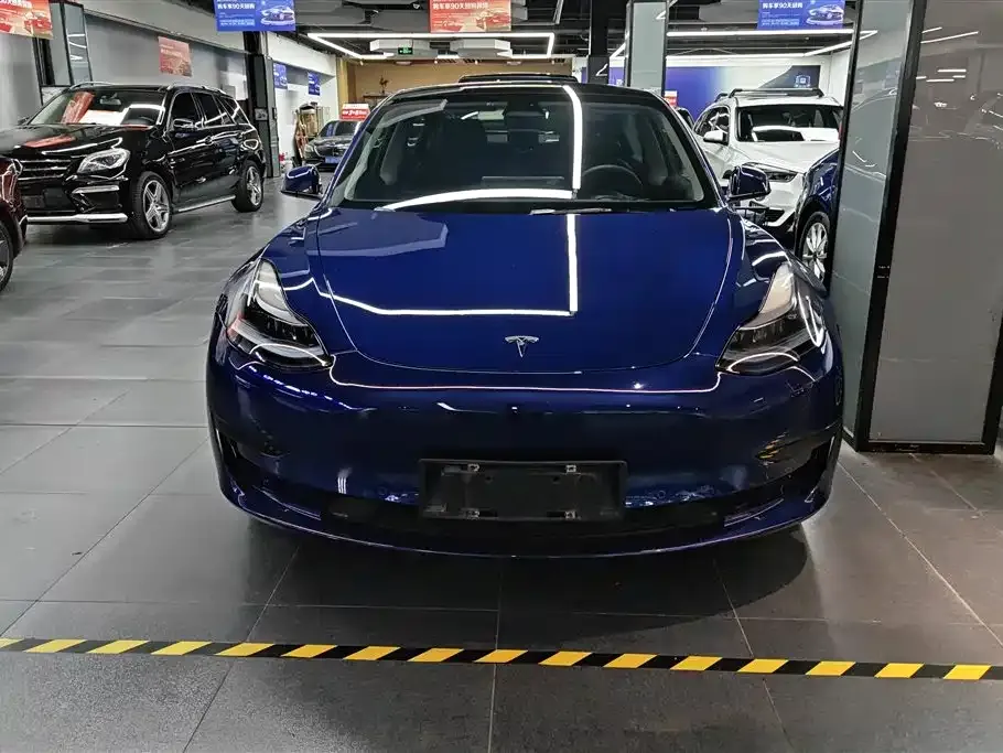 Tesla Model 3 — фото 10