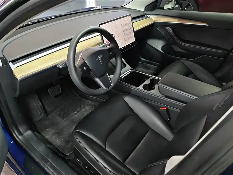 Tesla Model 3 — фото 5