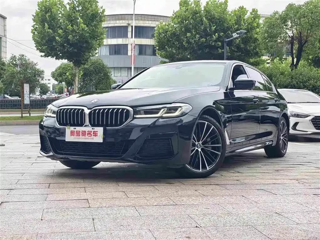 BMW 5 Series — фото 1