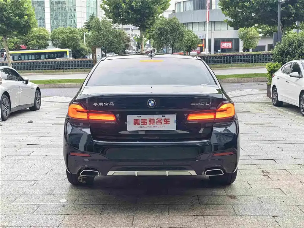 BMW 5 Series — фото 10