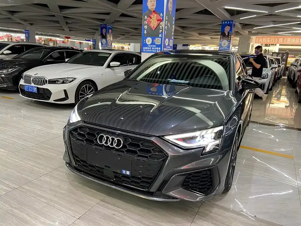 Audi A3 — фото 1