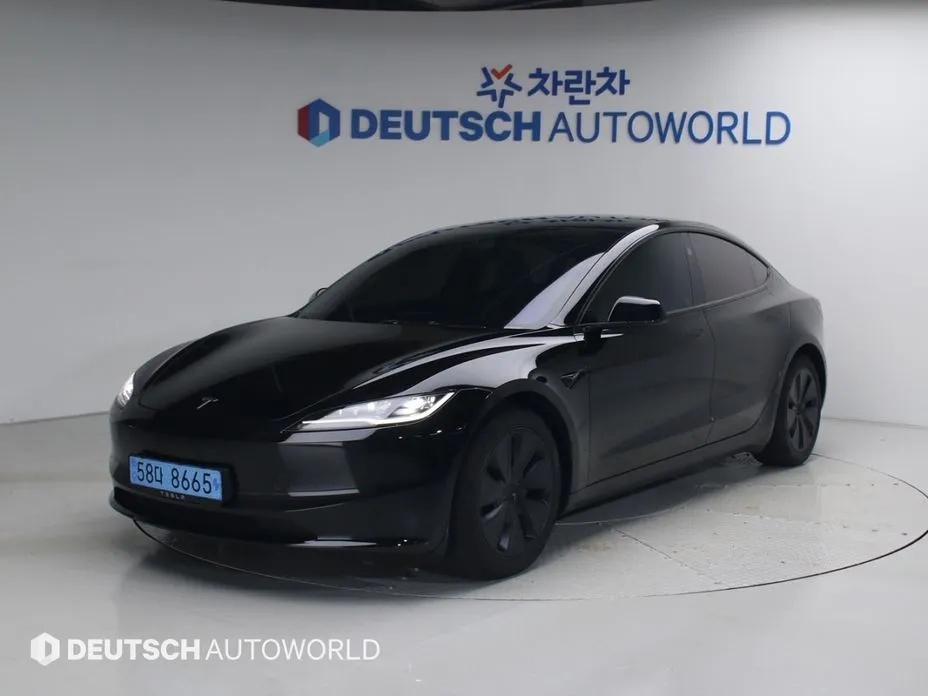 Tesla Model 3 — фото 1