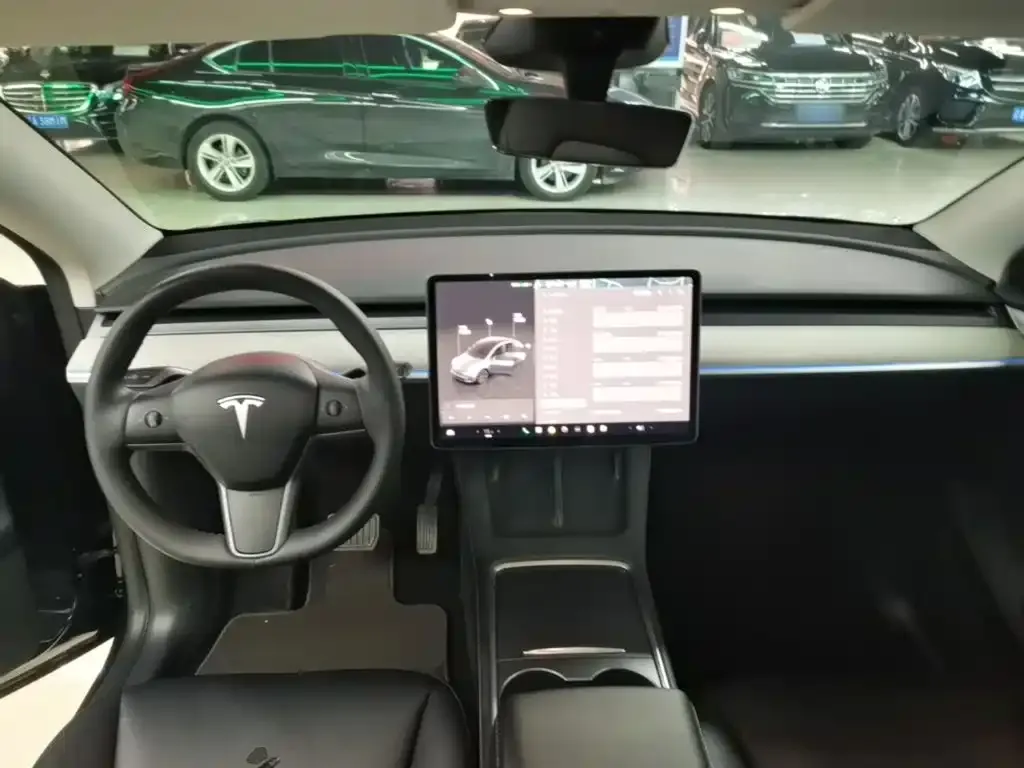 Tesla Model Y — фото 7