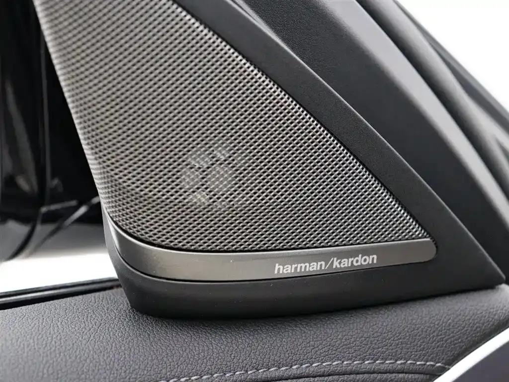 BMW 5 Series New Energy — фото 4