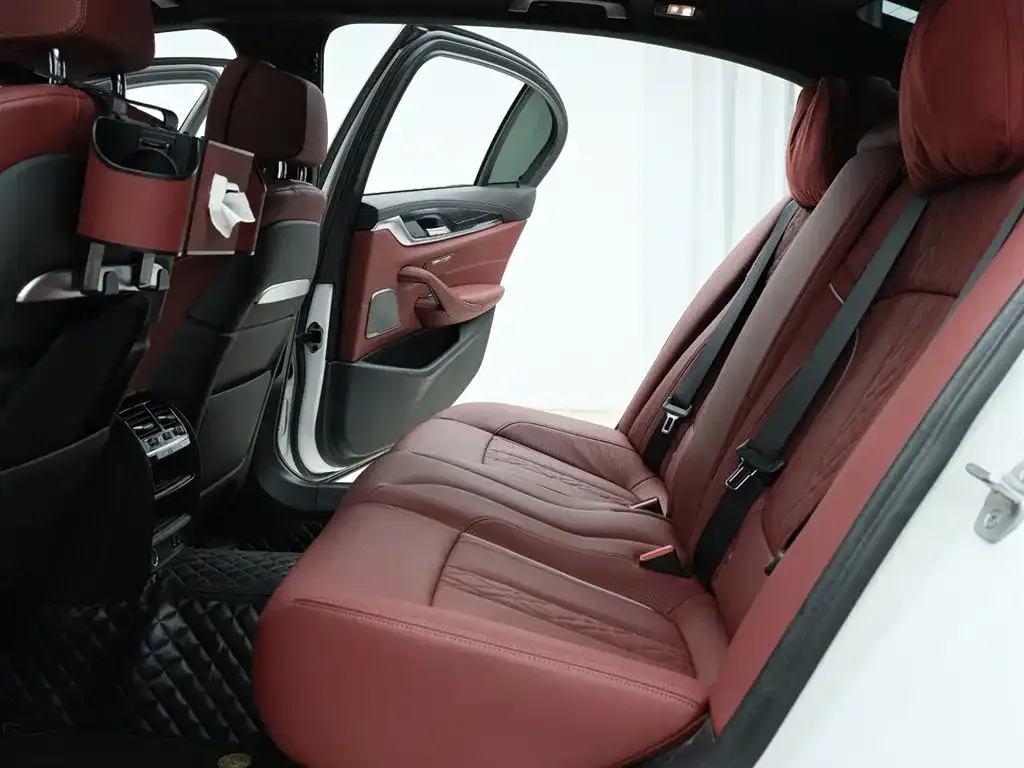 BMW 5 Series New Energy — фото 3