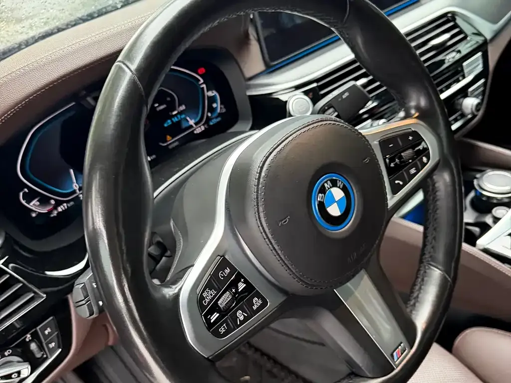 BMW 5 Series New Energy — фото 3