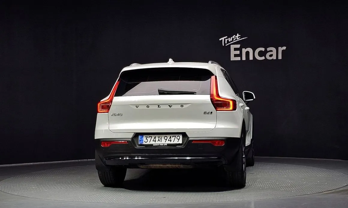 Volvo XC40 — фото 3