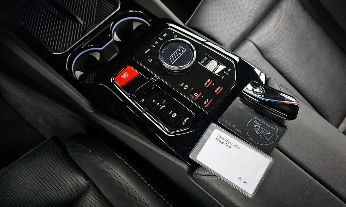 BMW M5 2026 из KR, фото 8