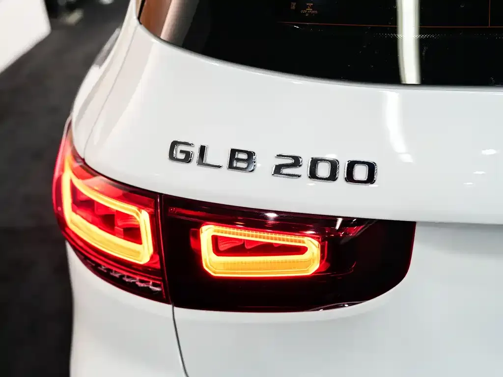 Mercedes-Benz GLB — фото 3