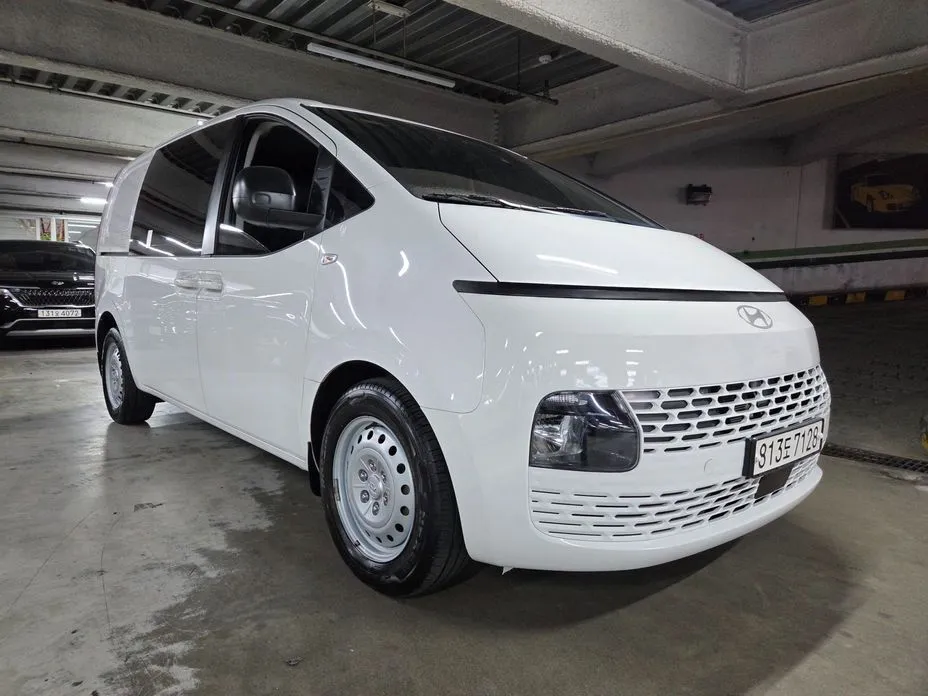 Hyundai Staria 2023 из KR, фото 1