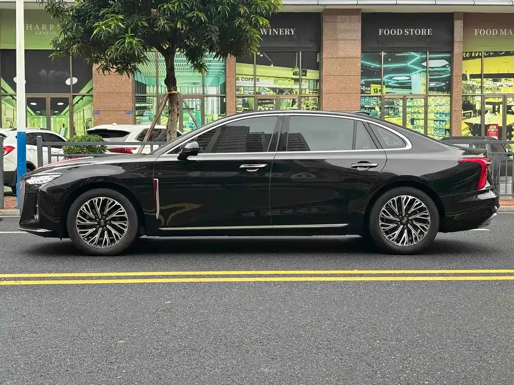 Hongqi H5 — фото 8