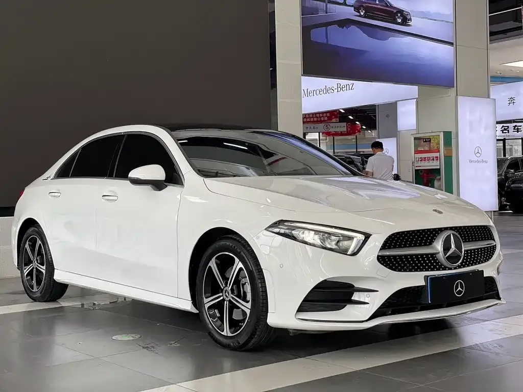 Mercedes-Benz A-Class — фото 9