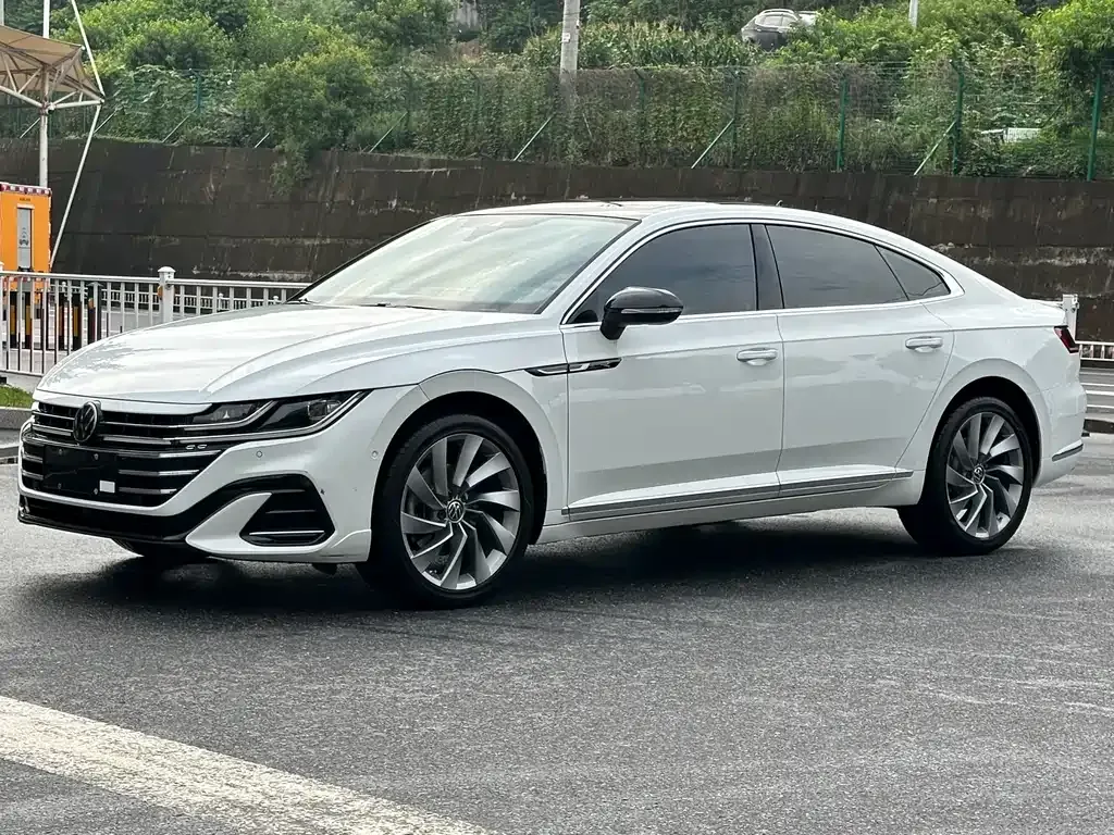 Volkswagen CC — фото 1