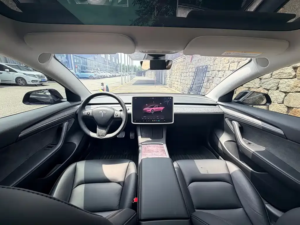 Tesla Model 3 — фото 2
