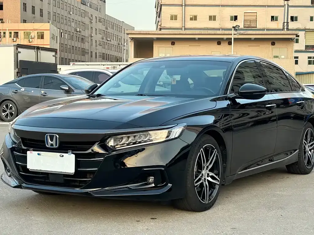 Honda Accord — фото 1