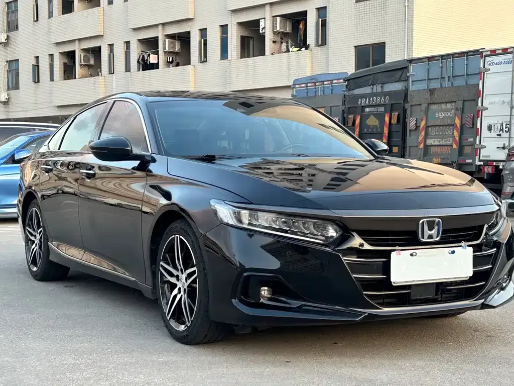 Honda Accord — фото 7