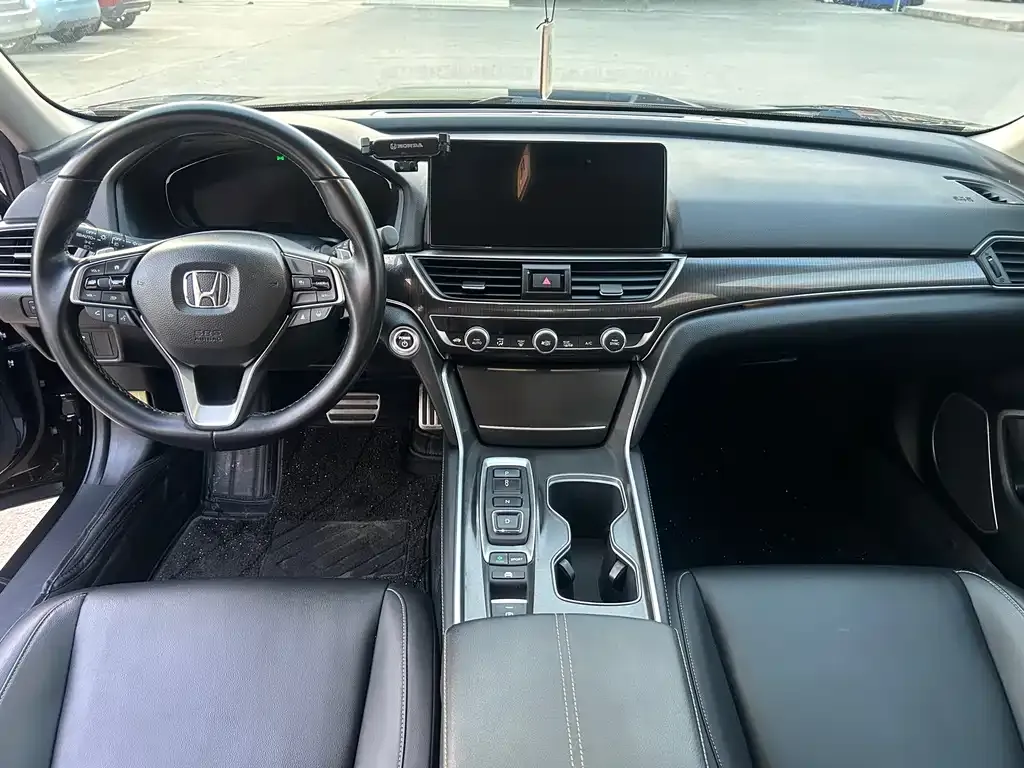 Honda Accord — фото 8
