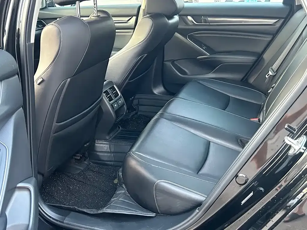 Honda Accord — фото 4