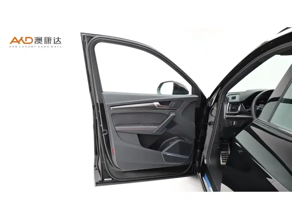 Audi SQ5 2023 из CN, фото 3
