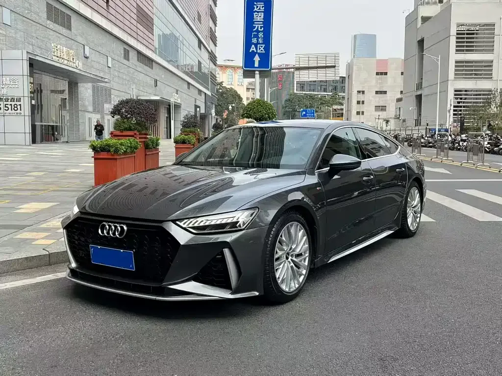 Audi A7 — фото 1