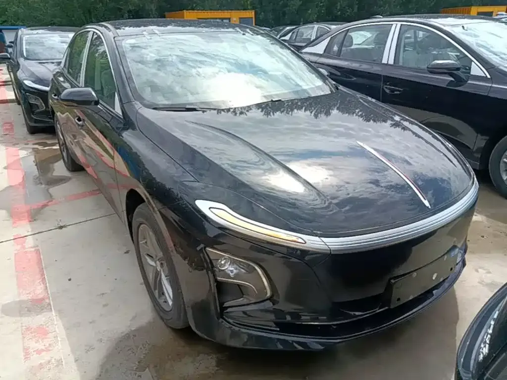 Hongqi E-QM5 — фото 7