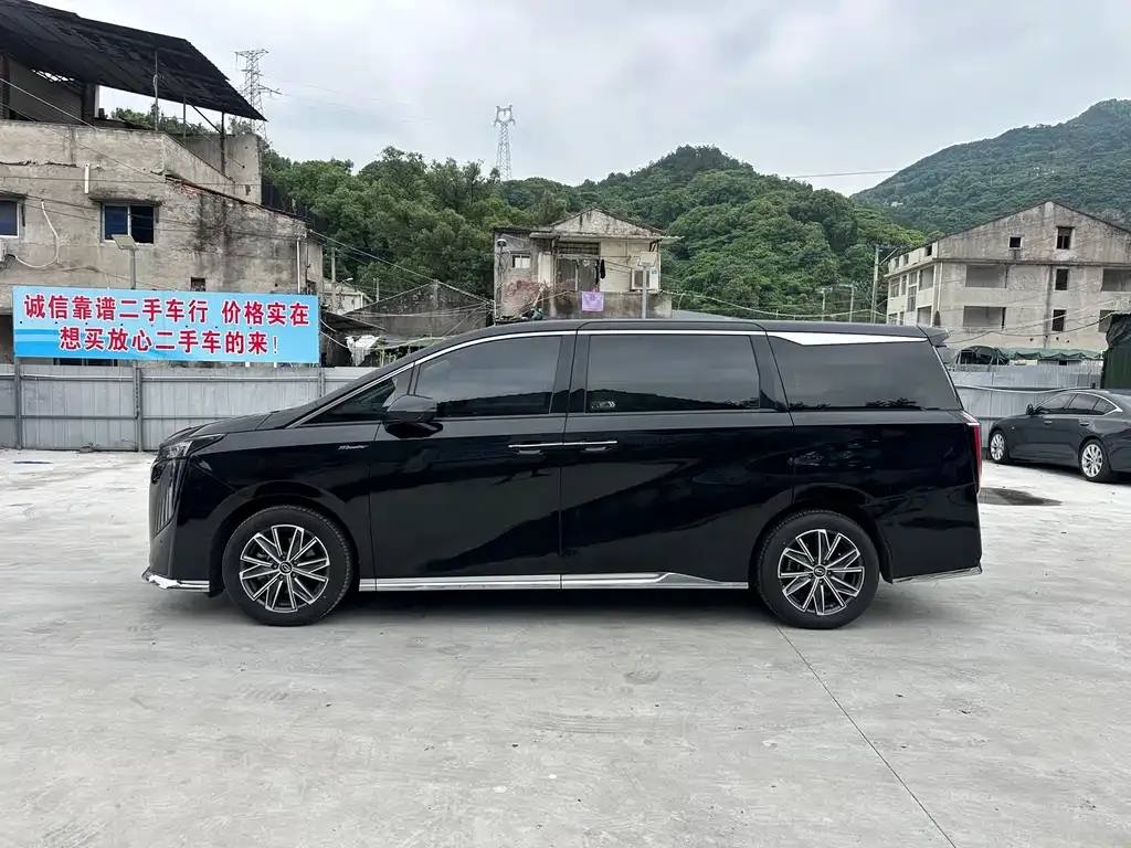 GAC Motor Trumpchi M8 — фото 7