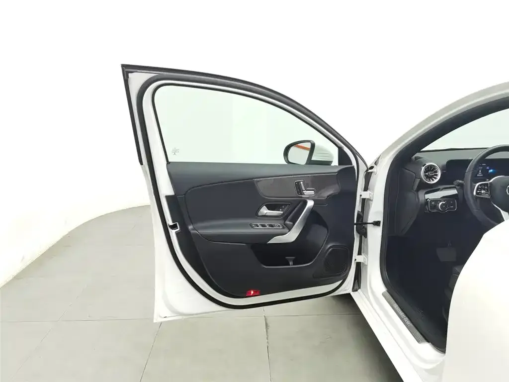 Mercedes-Benz A-Class (Import) 2022 из CN, фото 5