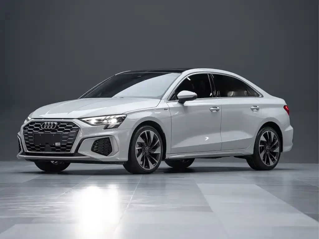 Audi A3 — фото 1